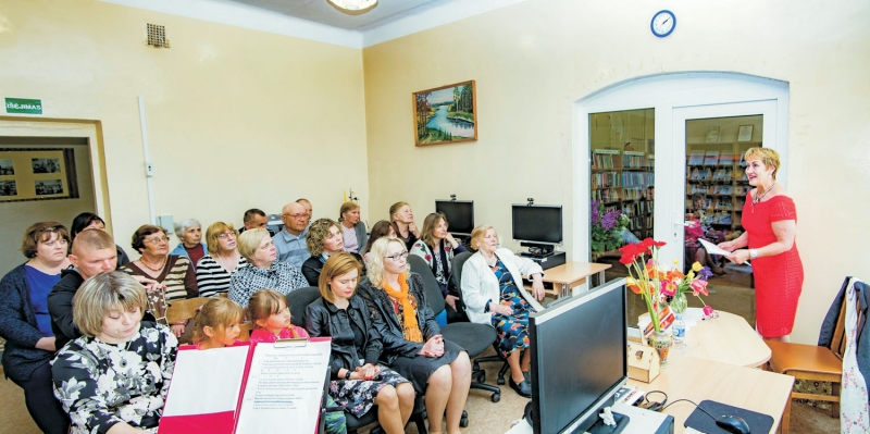 <strong>„Tenoriu, kad visi būtų laimingi, sutiktų daug gerų žmonių“, – tai pats geriausias palinkėjimas iš Julijos Miliūtės antrosios knygos esamiems ir būsimiems skaitytojams,  tądien susirinkusiems Metelių bibliotekoje.</strong>