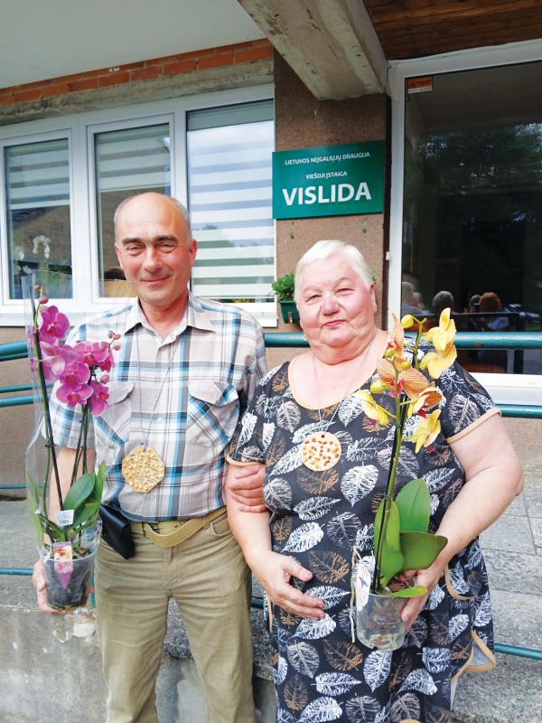 Jau nuo pavasario Eugenija Rėkuvienė pradeda organizuoti lazdijiečių išvyką į Šventąją.