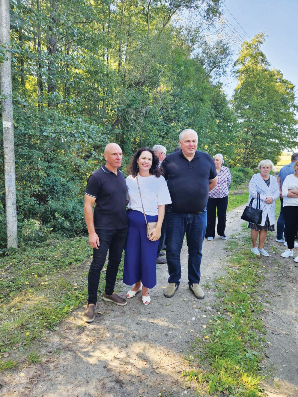 Žemaitkiemio kryžiaus šventinimo iškilmėse dalyvavo ir savivaldybės merė A. Miškinienė.